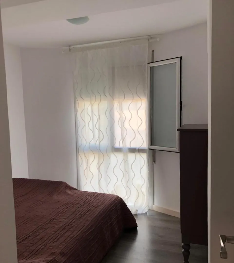 Room In Apartment 4 Carrer De Trelawny Barcelona