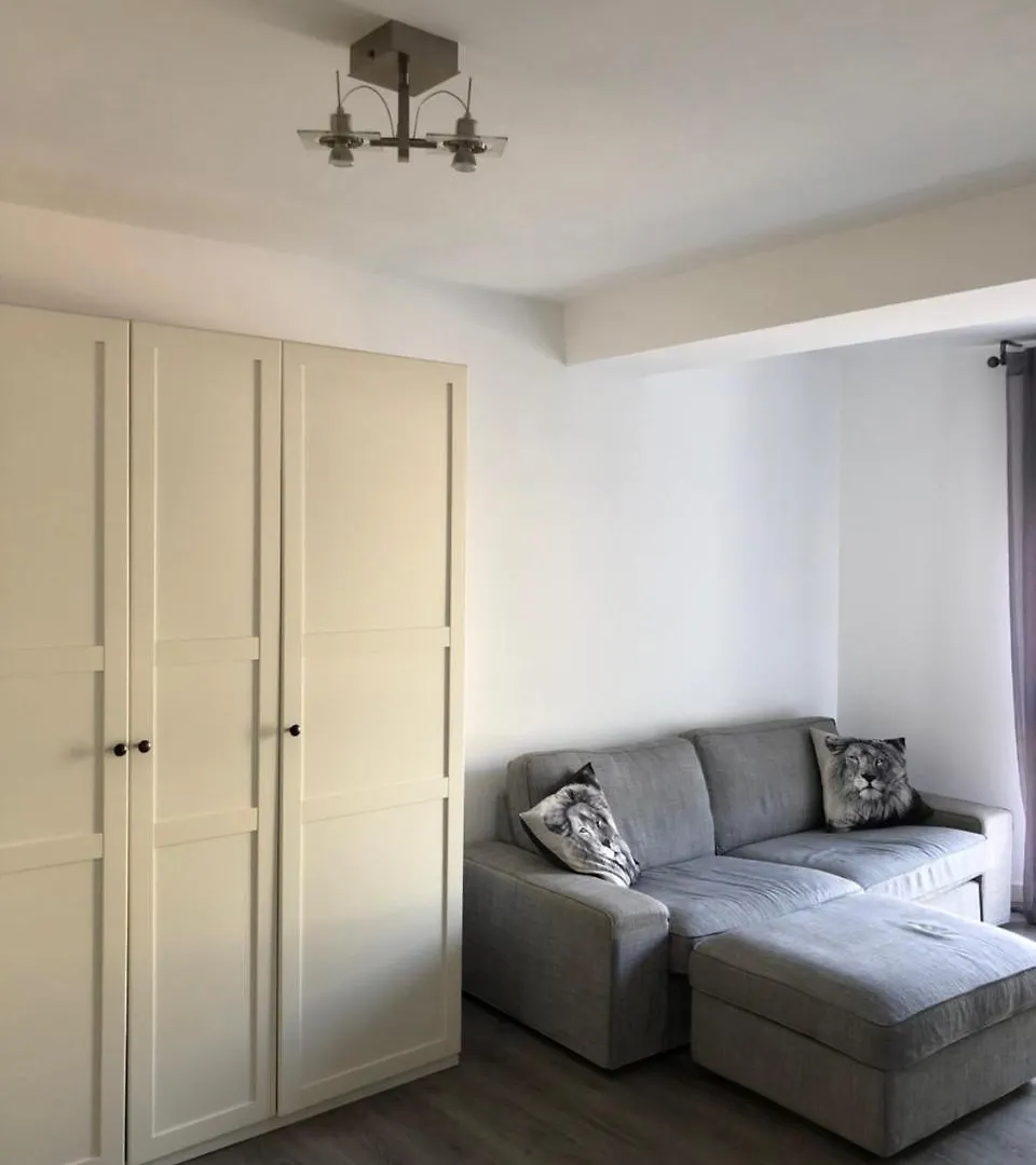 Room In Apartment 4 Carrer De Trelawny Barcelona