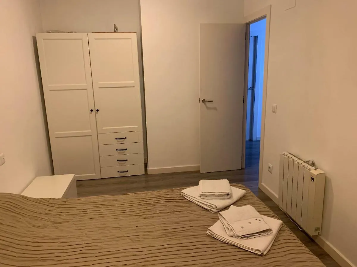 Room In Apartment 4 Carrer De Trelawny Barcelona