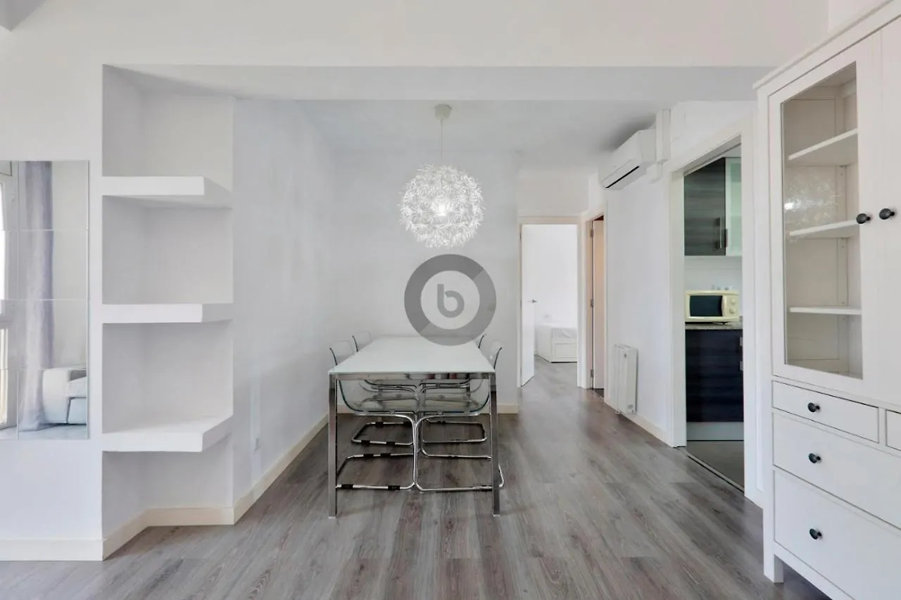 ברצלונה Room In Apartment 4 Carrer De Trelawny ספרד
