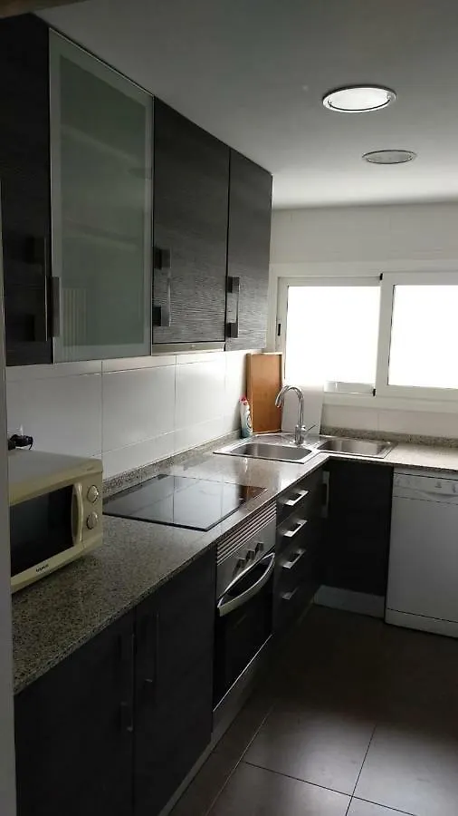 ברצלונה Room In Apartment 4 Carrer De Trelawny 0*,  ספרד