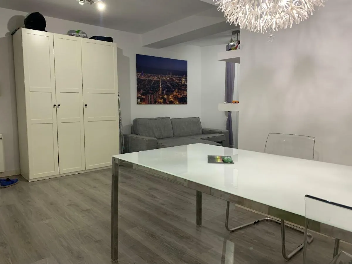 Δωμάτια σε οικογενειακή κατοικία Room In Apartment 4 Carrer De Trelawny Βαρκελώνη
